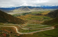 The Way to Ganden Monastery  » Click to zoom ->