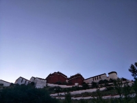   &raquo; Click to zoom ->