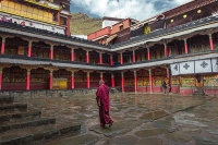   &raquo; Click to zoom ->