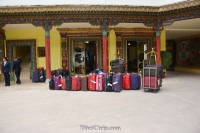   &raquo; Click to zoom ->