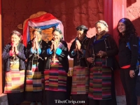   &raquo; Click to zoom ->